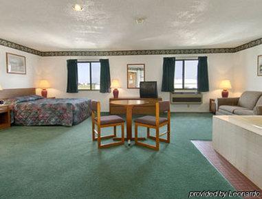 Super 8 By Wyndham Warroad Quarto foto